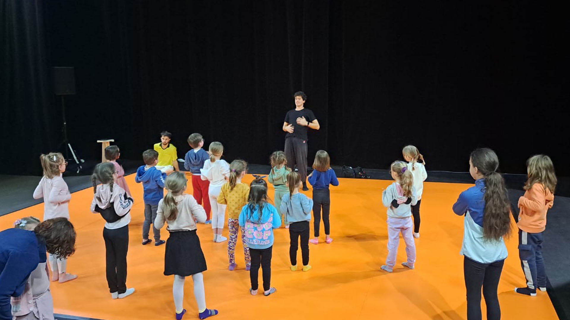 LES STAGES EN FAMILLE